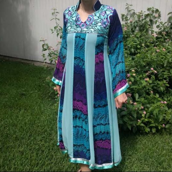Vintage Dresses & Skirts - Vintage Embroidered Peasant Festival Maxi Dress